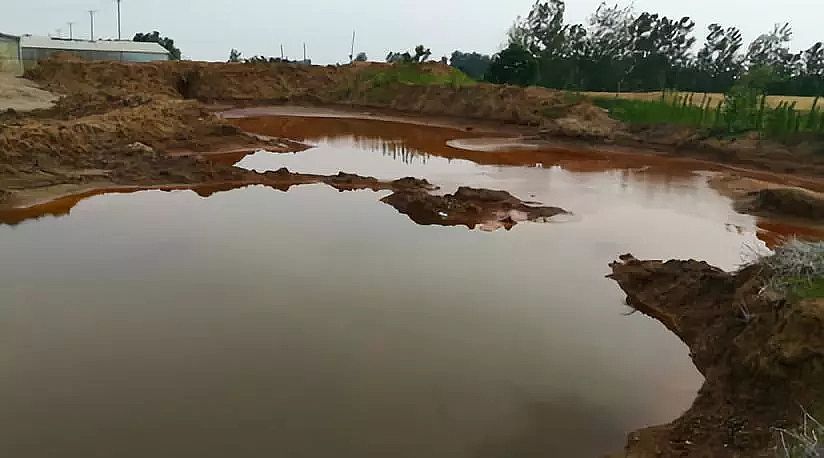 30%含量聚合氯化鋁PAC廠家通報江蘇污染企業酸洗滲坑被督察發現后就地掩埋!