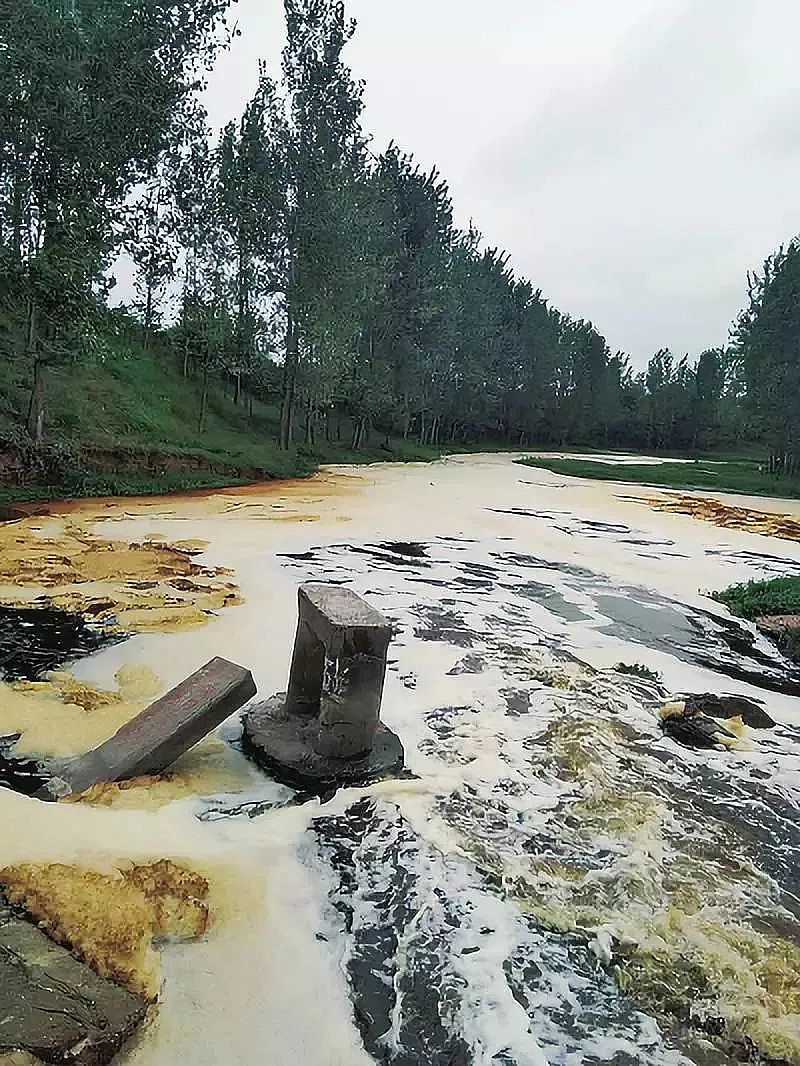 堿式氯化鋁BAC生產(chǎn)廠家重磅3天偷排污水3.9萬(wàn)噸,罰款50萬(wàn)?千畝酸性滲坑,罰30萬(wàn)?