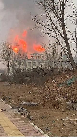 2022���iɰ�V�ϏS��ʯ���fһ�����Sͻ�l(f��)��𣬬F(xi��n)��(ch��ng)����������ը!